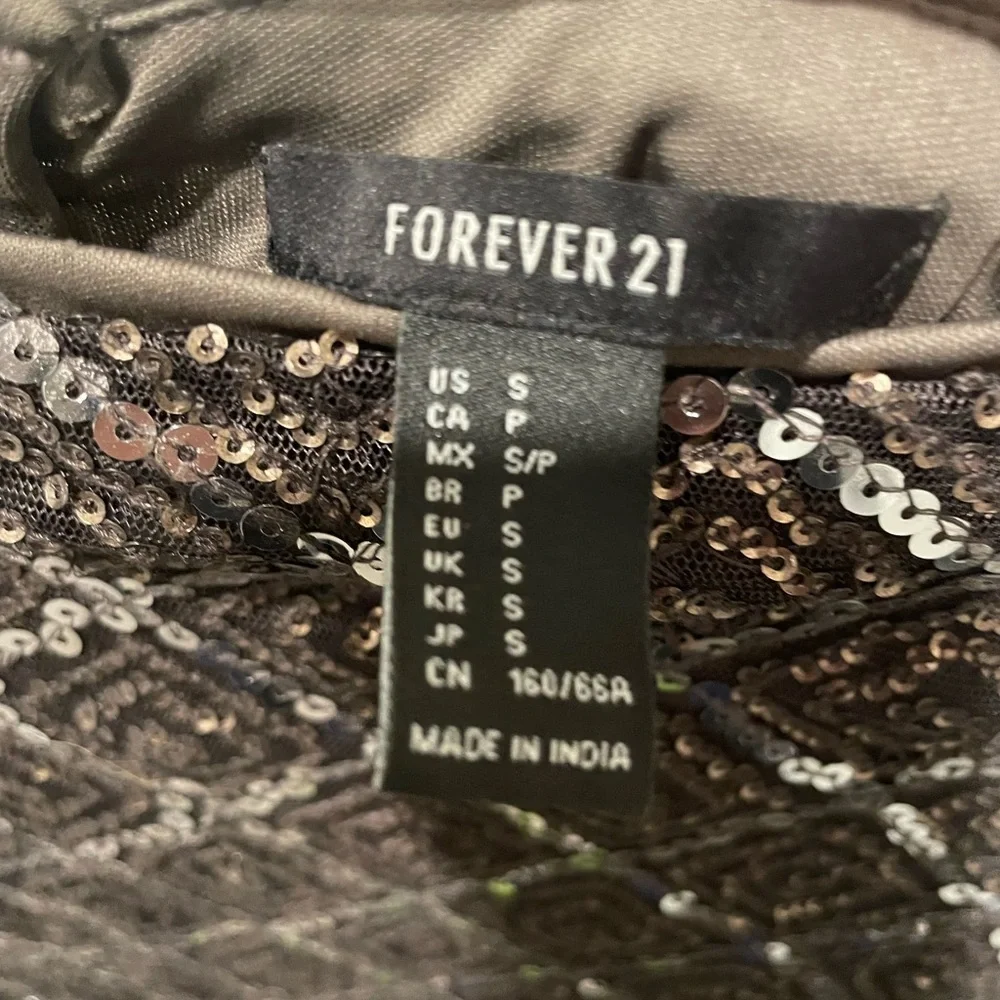 Forever 21 Black and Silver Sequin Mini Skirt - Picture 4 of 4